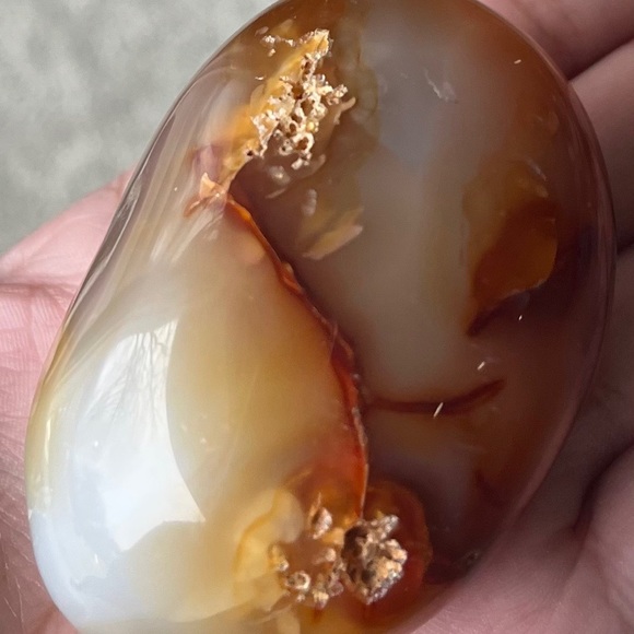 Carnelian Palm Stone - Picture 10 of 17